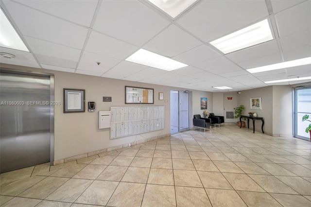 3940 Inverrary Boulevard 303A, Lauderhill, FL 33319