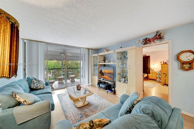3940 Inverrary Boulevard 303A, Lauderhill, FL 33319
