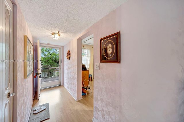 3940 Inverrary Boulevard 303A, Lauderhill, FL 33319
