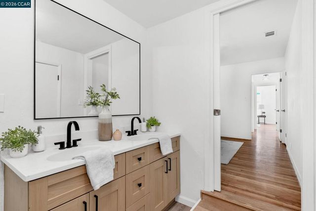 2072 Chalomar Rd, Concord, CA 94518