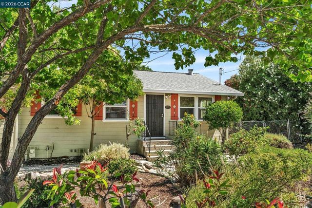 2072 Chalomar Rd, Concord, CA 94518