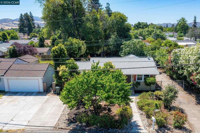 2072 Chalomar Rd, Concord, CA 94518