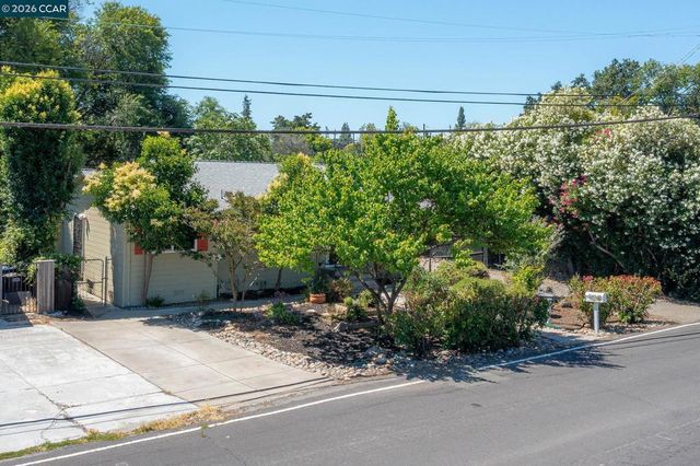 2072 Chalomar Rd, Concord, CA 94518