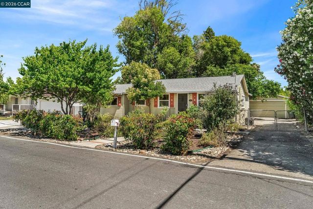2072 Chalomar Rd, Concord, CA 94518