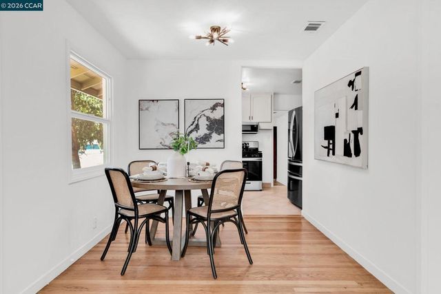 2072 Chalomar Rd, Concord, CA 94518