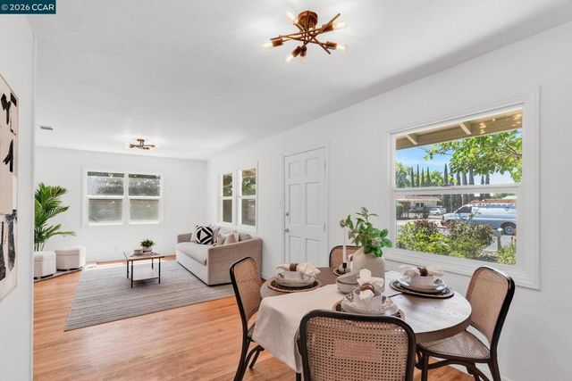 2072 Chalomar Rd, Concord, CA 94518
