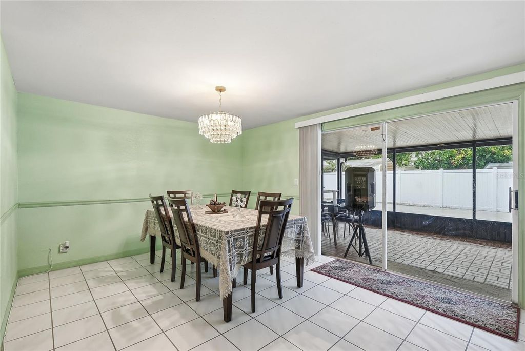 Image 12 of property listing at 3118 RIVER COVE DRIVE, Tampa, FL 33614