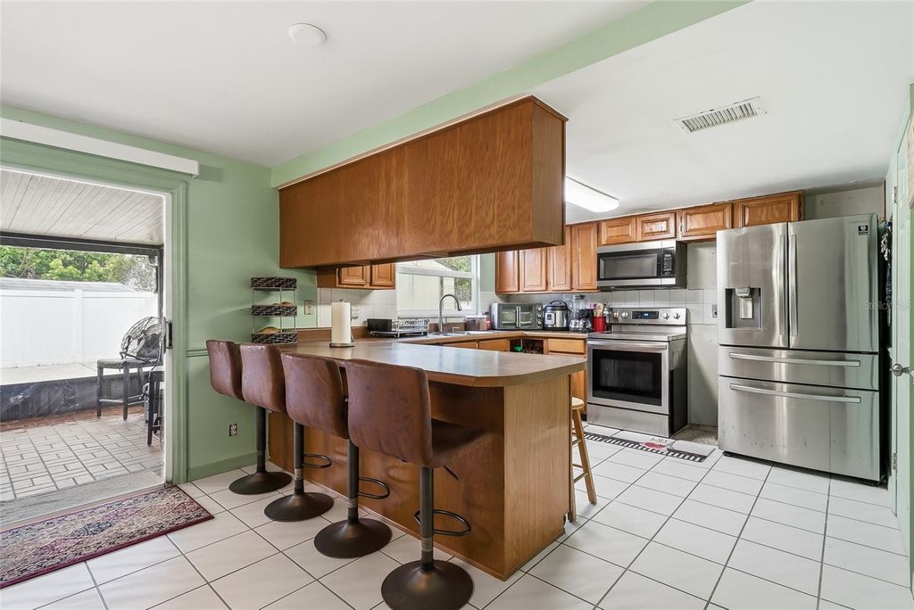 Image 16 of property listing at 3118 RIVER COVE DRIVE, Tampa, FL 33614