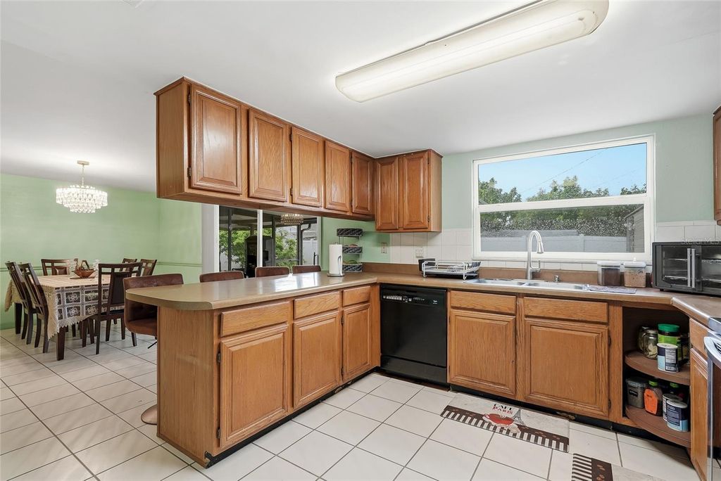 Image 18 of property listing at 3118 RIVER COVE DRIVE, Tampa, FL 33614
