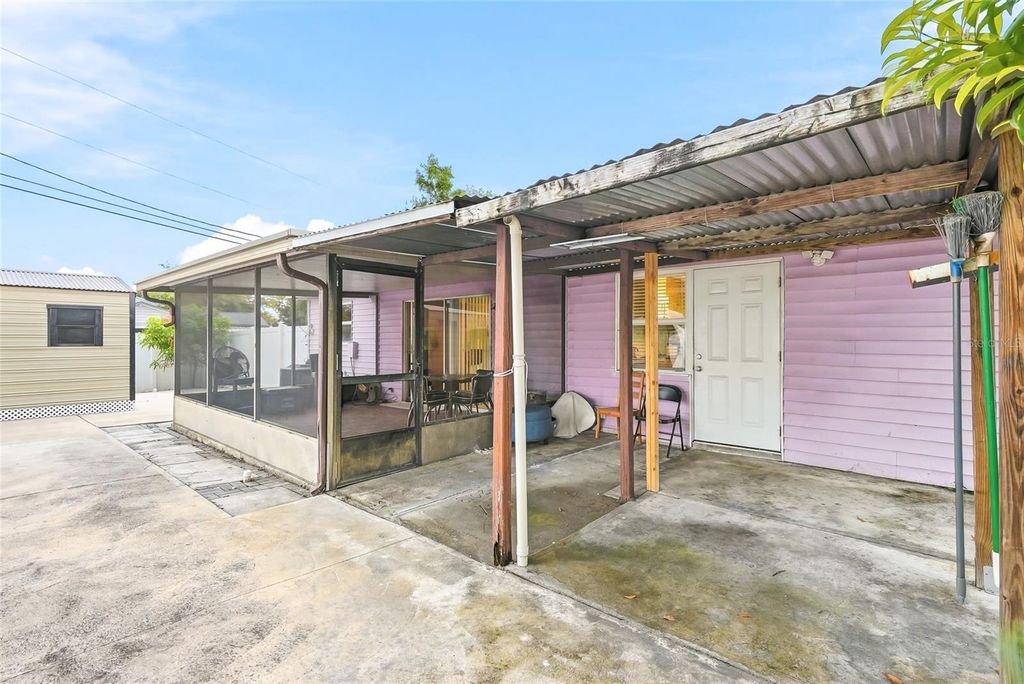 Image 33 of property listing at 3118 RIVER COVE DRIVE, Tampa, FL 33614