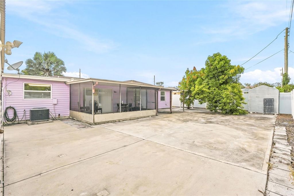 Image 34 of property listing at 3118 RIVER COVE DRIVE, Tampa, FL 33614