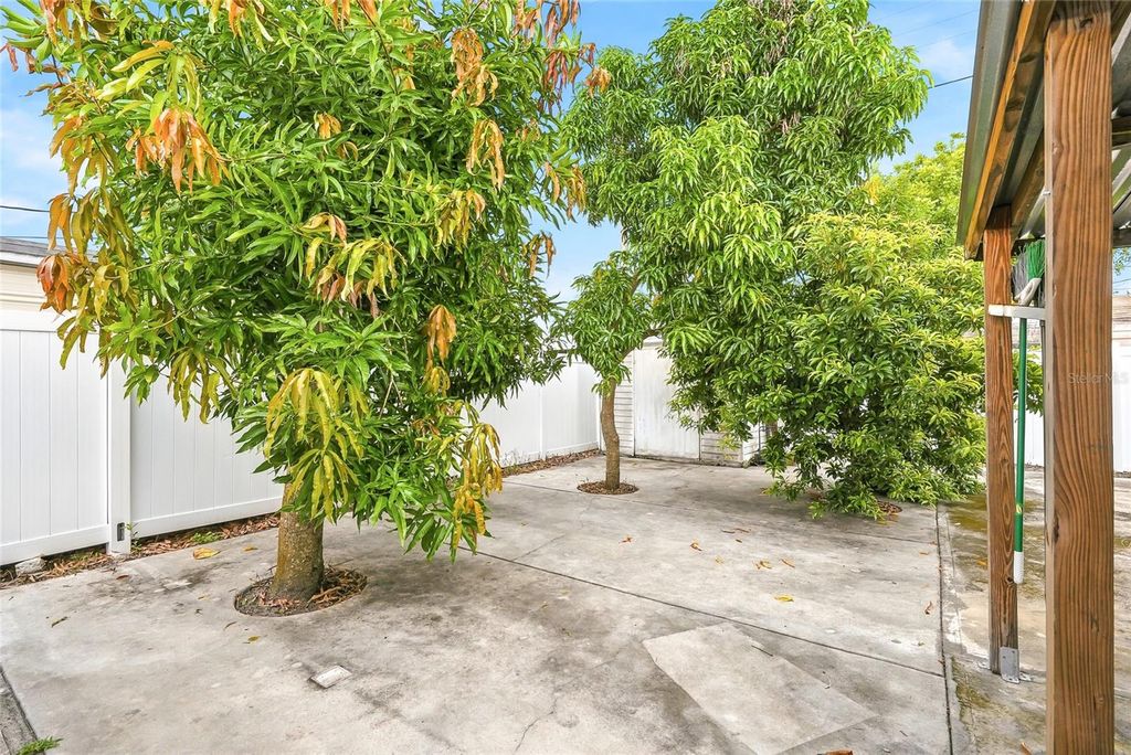 Image 37 of property listing at 3118 RIVER COVE DRIVE, Tampa, FL 33614