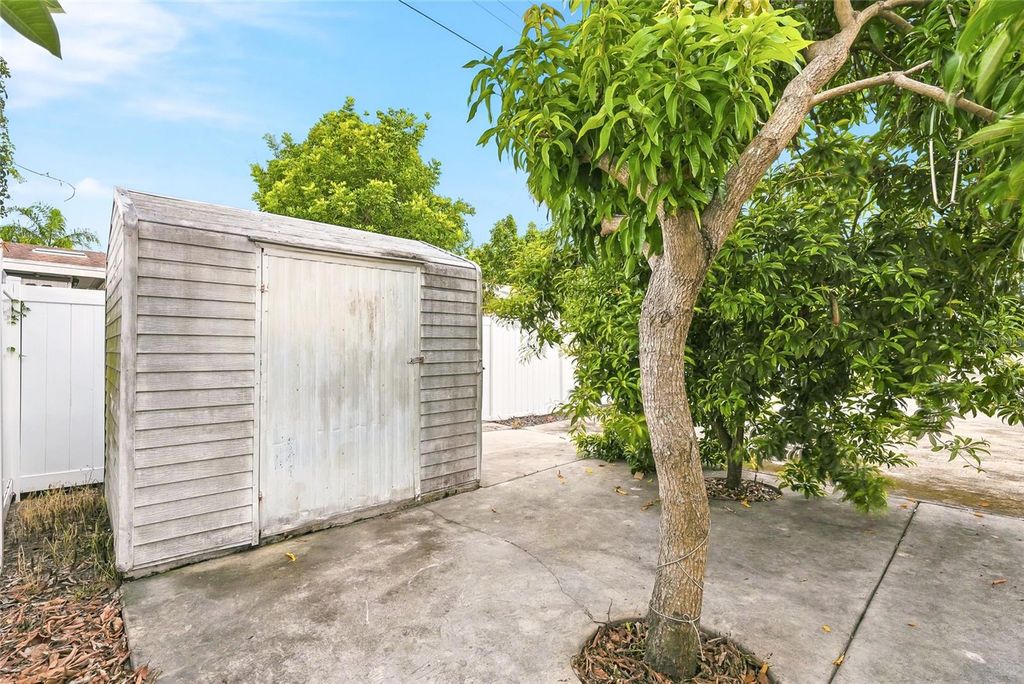 Image 38 of property listing at 3118 RIVER COVE DRIVE, Tampa, FL 33614