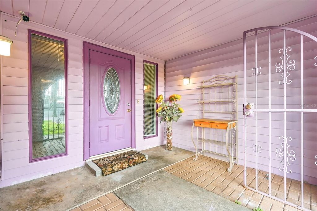 Image 7 of property listing at 3118 RIVER COVE DRIVE, Tampa, FL 33614