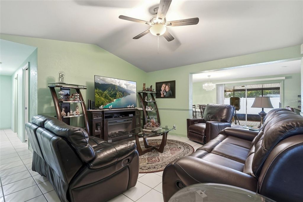 Image 9 of property listing at 3118 RIVER COVE DRIVE, Tampa, FL 33614
