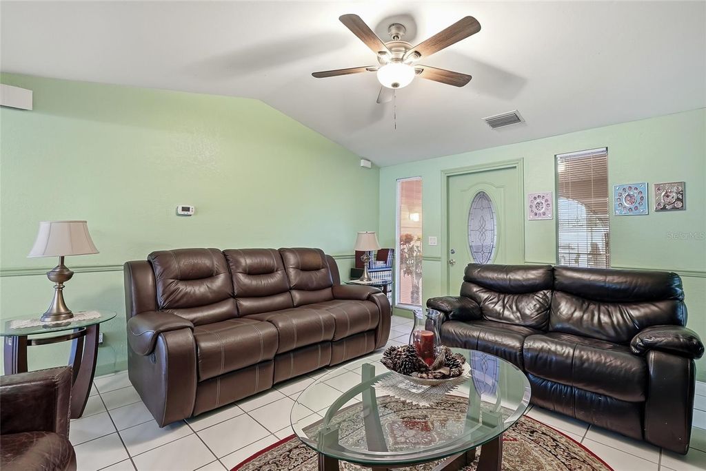 Image 10 of property listing at 3118 RIVER COVE DRIVE, Tampa, FL 33614