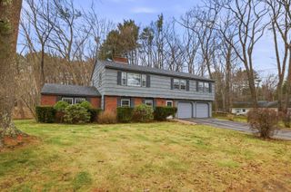 6 Alden Avenue, North Hampton, NH 03862