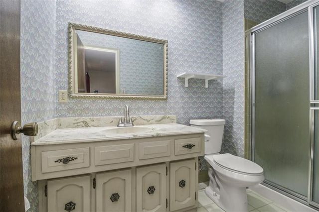 104 London Way Road, Belton, MO 64012