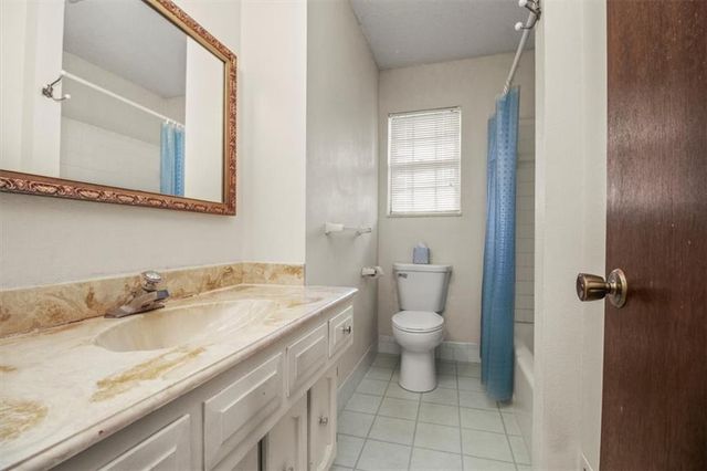 104 London Way Road, Belton, MO 64012