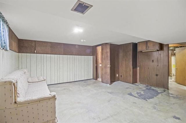 104 London Way Road, Belton, MO 64012