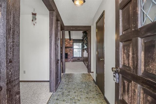 104 London Way Road, Belton, MO 64012