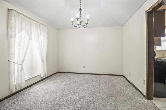 104 London Way Road, Belton, MO 64012