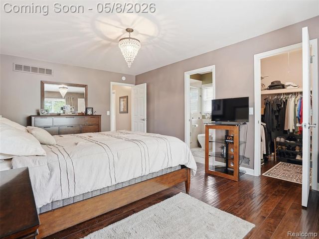 1669 Treeside Drive, Rochester Hills, MI 48307