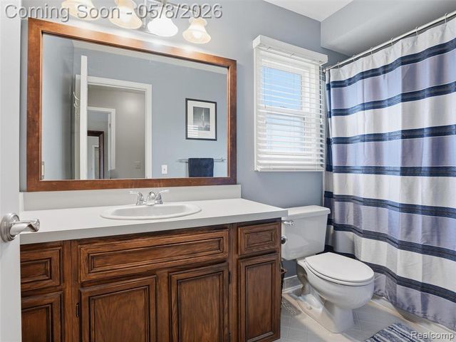 1669 Treeside Drive, Rochester Hills, MI 48307