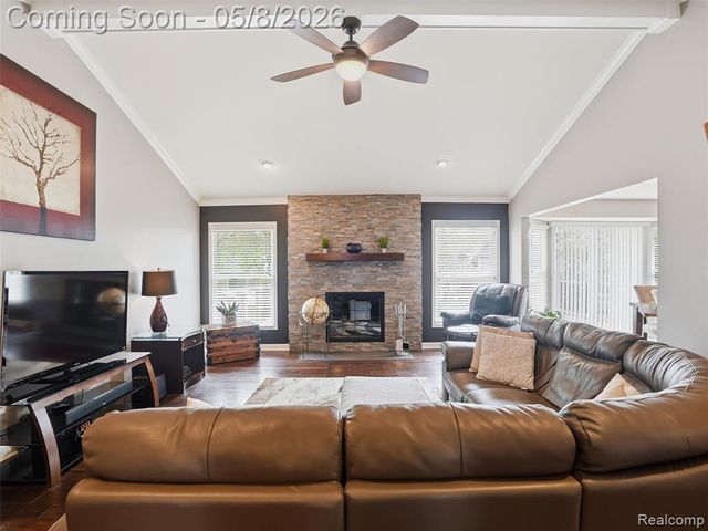 1669 Treeside Drive, Rochester Hills, MI 48307
