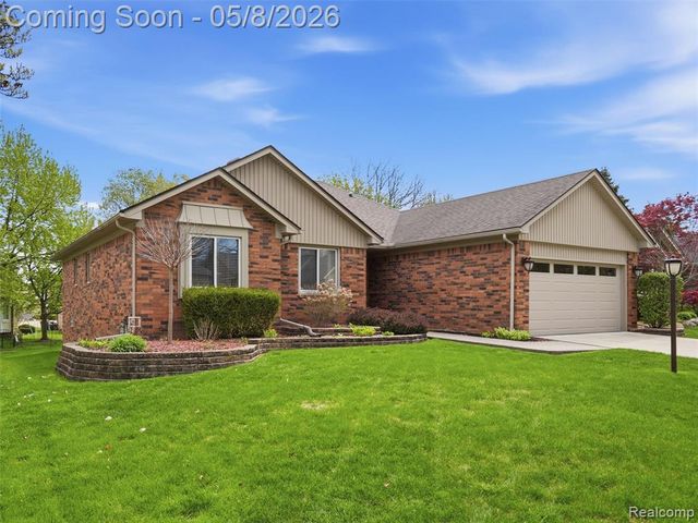 1669 Treeside Drive, Rochester Hills, MI 48307