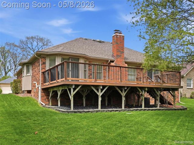 1669 Treeside Drive, Rochester Hills, MI 48307