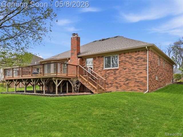 1669 Treeside Drive, Rochester Hills, MI 48307