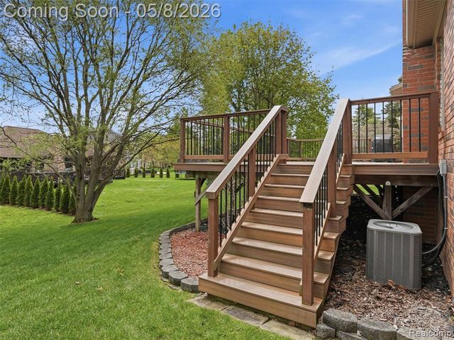 1669 Treeside Drive, Rochester Hills, MI 48307