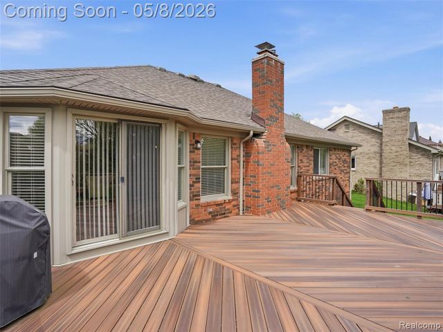 1669 Treeside Drive, Rochester Hills, MI 48307