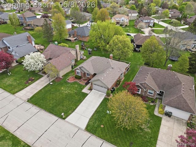 1669 Treeside Drive, Rochester Hills, MI 48307