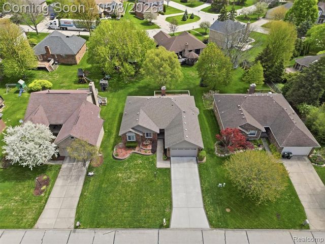 1669 Treeside Drive, Rochester Hills, MI 48307