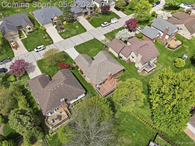 1669 Treeside Drive, Rochester Hills, MI 48307
