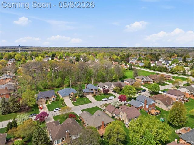 1669 Treeside Drive, Rochester Hills, MI 48307