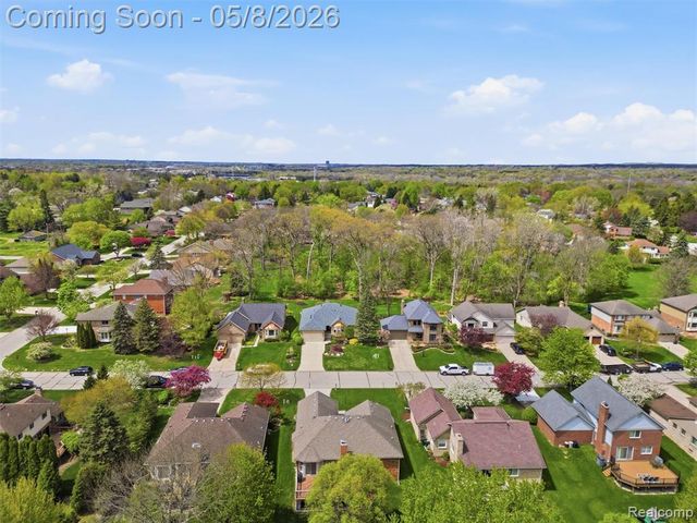 1669 Treeside Drive, Rochester Hills, MI 48307