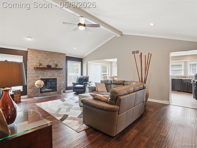 1669 Treeside Drive, Rochester Hills, MI 48307