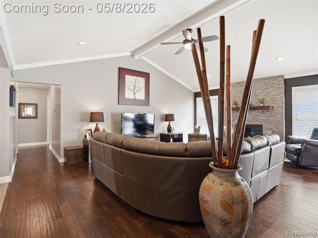 1669 Treeside Drive, Rochester Hills, MI 48307