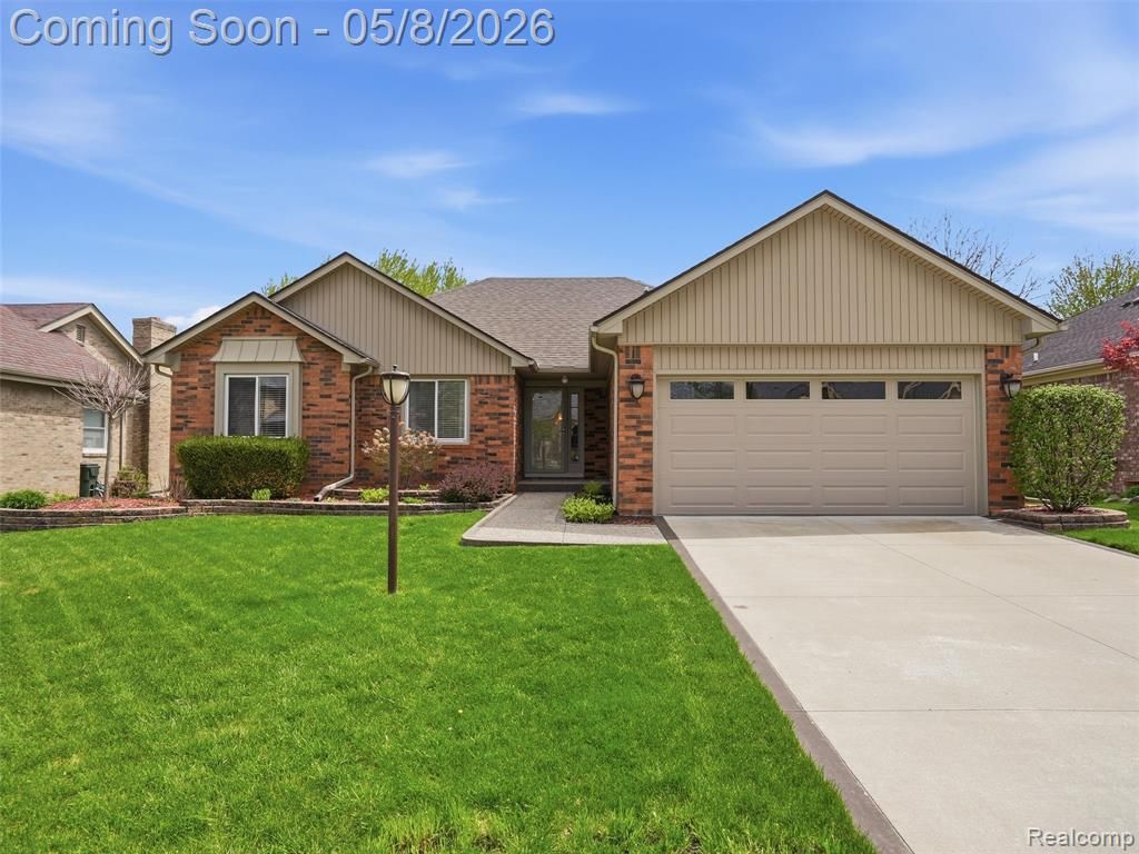 1669 Treeside Drive, Rochester Hills, MI 48307