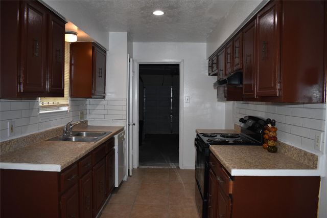 1006 Kenforest Drive, Missouri City, TX 77489