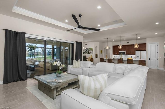 17210 Serengeti CIR, Alva, FL 33920