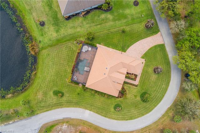 17210 Serengeti CIR, Alva, FL 33920