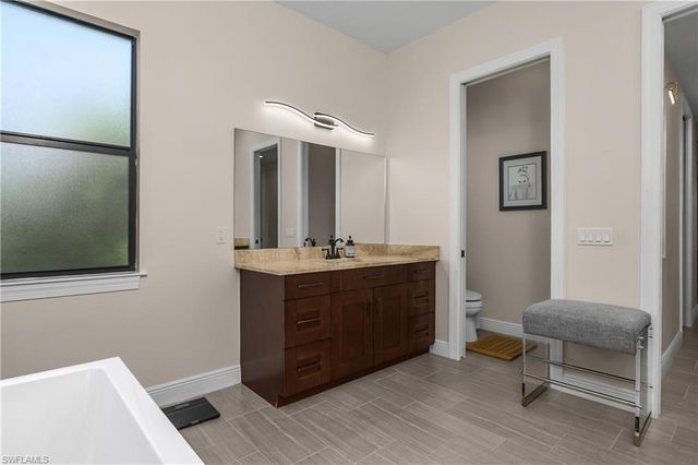 17210 Serengeti CIR, Alva, FL 33920