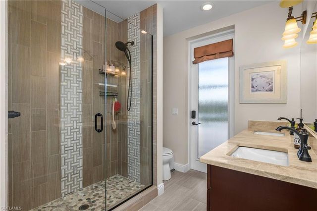 17210 Serengeti CIR, Alva, FL 33920