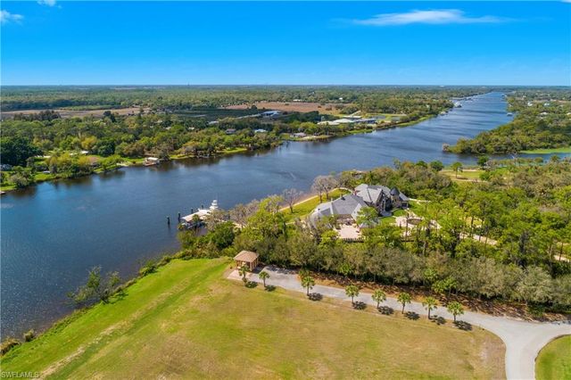 17210 Serengeti CIR, Alva, FL 33920