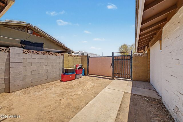 5340 W CARON Street, Glendale, AZ 85302