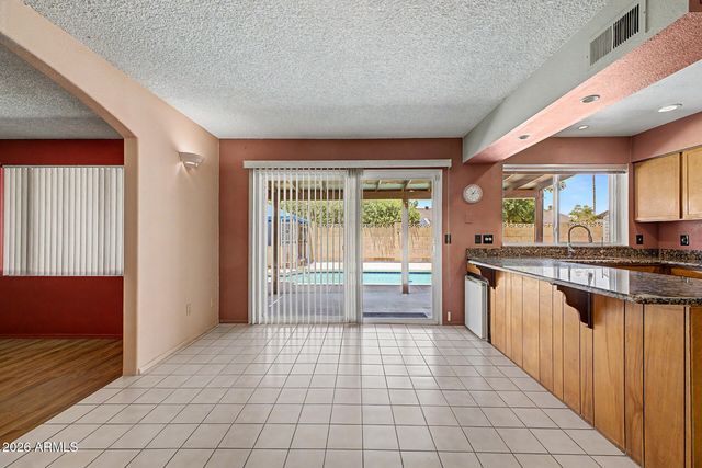 5340 W CARON Street, Glendale, AZ 85302